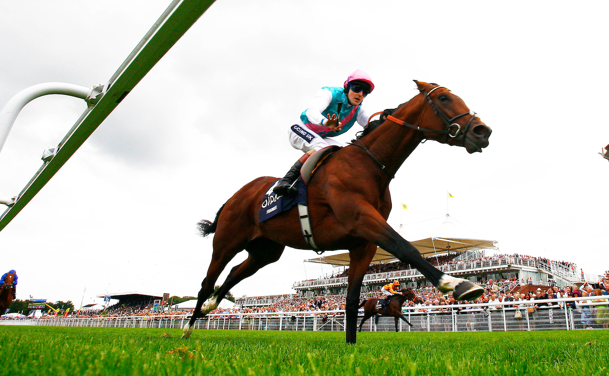 Frankel wins the Duel On The Downs